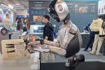 Robot R1 Dalam Video Demonstrasi - sumber: YouTube Robbyant R1