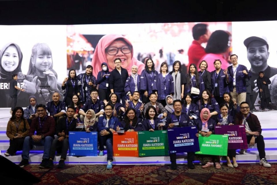 Para peraih Pengusaha Muda BRILiaN 2024 berfoto bersama. BRI telah resmi membuka pendaftaran Program Pengusaha Muda BRILiaN 2025 hingga 24 September 2025.