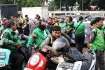 Demo Ojol di depan Gedung DPR (Foto: Katadata/Fauza)