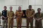 Wali Kota Prabumulih, Arlan, meminta maaf setelah viral video mengenai pencopotan Kepala SMP Negeri 1 Kota Prabumulih Roni Ardiansyah