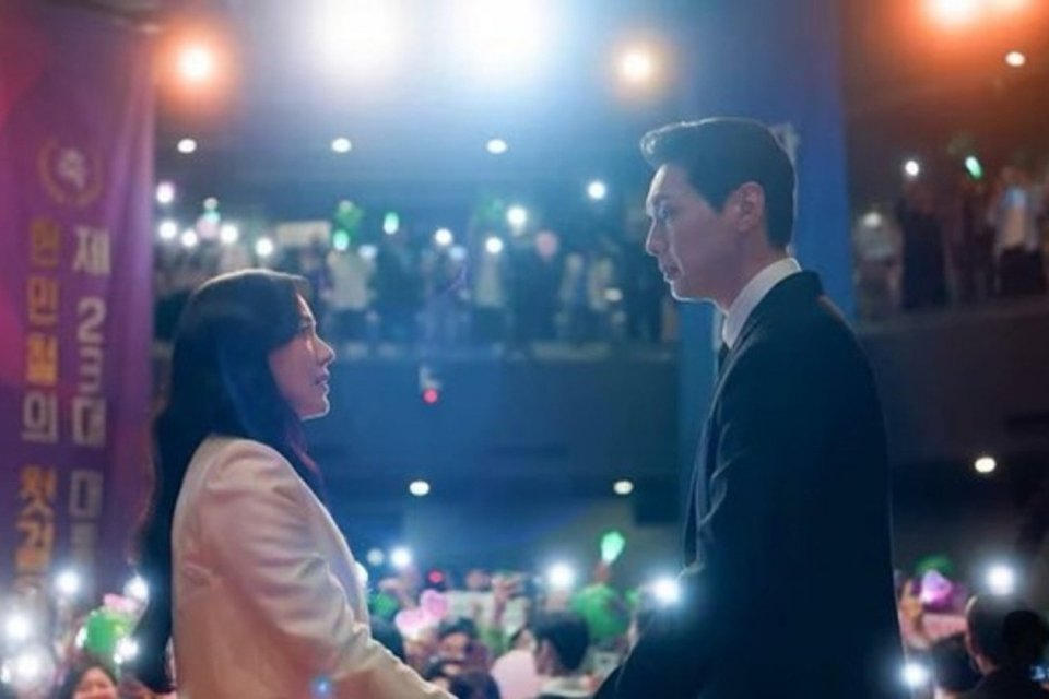 Sinopsis The First Lady