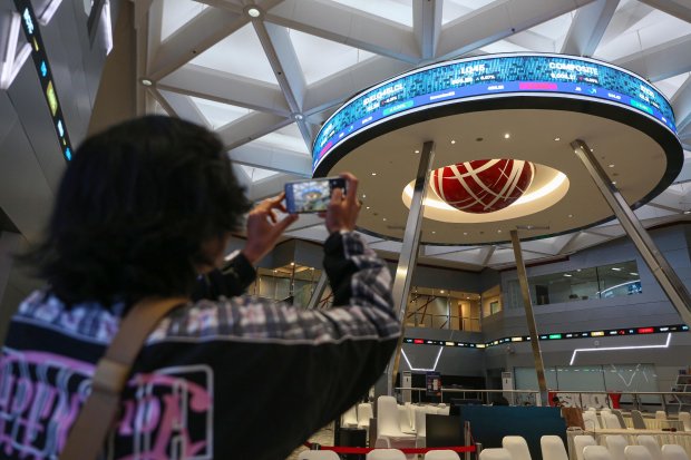 IHSG ditutup naik 0,53% atau 42,69 poin ke level 8.051 (Foto: Katadata/Fauza)