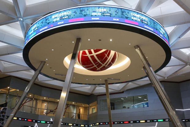 IHSG ditutup naik 0,53% atau 42,69 poin ke level 8.051 (Foto: Katadata/Fauza)