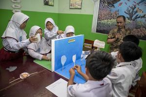 Target penyediaan layar digital pintar untuk sekolah