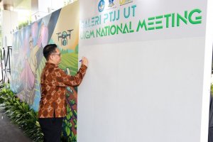 Universitas Terbuka (UT) bersama UI GreenMetric menyelenggarakan Galeri PTJJ UT & UIGM National Meeting 2025 pada 23-25 September 2025 mewujudkan pend