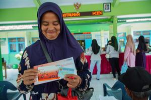 Penyaluran bansos PKH di Lumajang