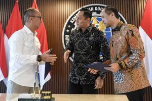 Penandatanganan Nota Kesepahaman antara Kementerian Transmigrasi dan Kementerian Perindustrian