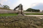 Kondisi waduk mengering di Nganjuk