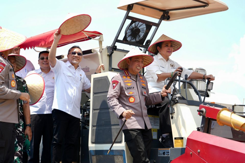 jagung, kapolri, zulhas, teteiek soeharto