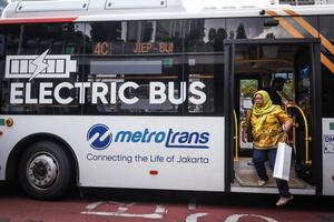 Transjakarta tambah 200 bus listrik secara bertahap