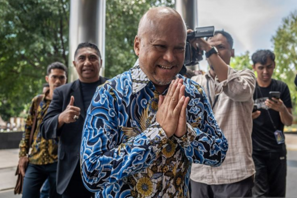 kpk sita uang Ilham Habibie, mobil mercy ilham habibie yang dibeli ridwan kamil,