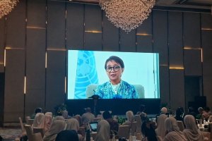 Retno Marsudi memberikan sambutan di peringatan Hari Danau Internasional