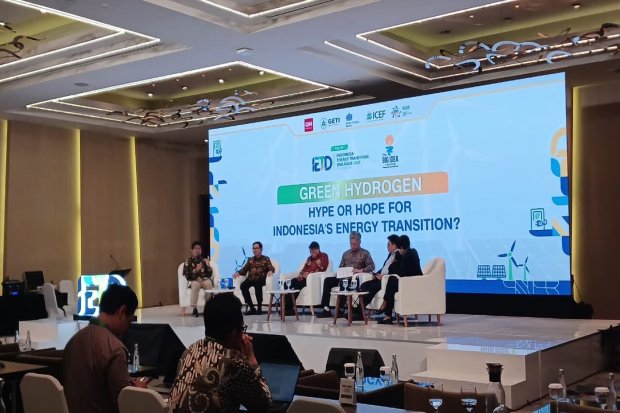 Guru Besar UGM: Biaya Energi Terbarukan Terus Turun, Jadi Peluang bagi Industri