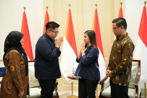 PT TASPEN (Persero) menyalurkan manfaat Jaminan Kecelakaan Kerja (JKK) kepada keluarga almarhum Zetro Leonardo Purba, diplomat Indonesia di Peru.