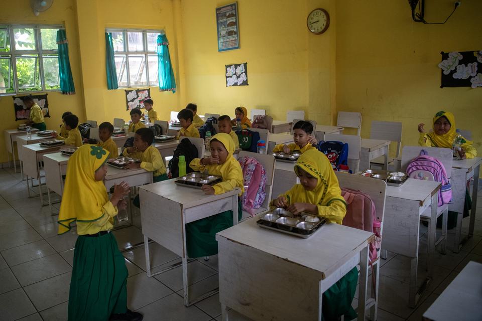 mbg, stunting, prasasti