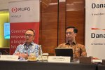 Head of Sustainable Finance Asia Pacific MUFG Bank Colin Chen (kiri) dan Direktur Syariah dan Pembiayaan Berkelanjutan Bank Danamon Herry Hykmanto (ka