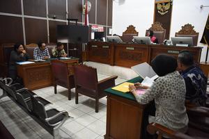 Sidang perdana gugatan praperadilan aktivis