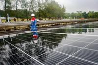 Pemanfaatan energi baru terbarukan untuk operasional bisnis