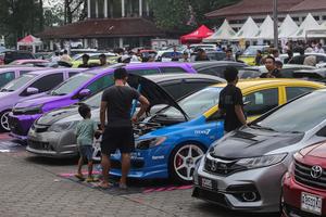 Kontes mobil modifikasi di Kota Serang