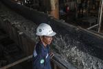 Kapal penambang bijih timah di Bangka Belitung