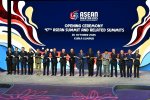 Pembukaan Konferensi Tingkat Tinggi ASEAN di Kuala Lumpur, Malaysia, Minggu (26/10).
