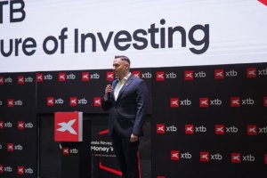 CEO XTB Group, Omar Arnaout, saat peluncuran resmi XTB di Jakarta.