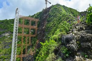 Proyek lift Pantai Kelingking dihentikan sementara