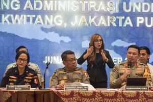 Konferensi pers penemuan dua kerangka mayat di gedung ACC Kwitang