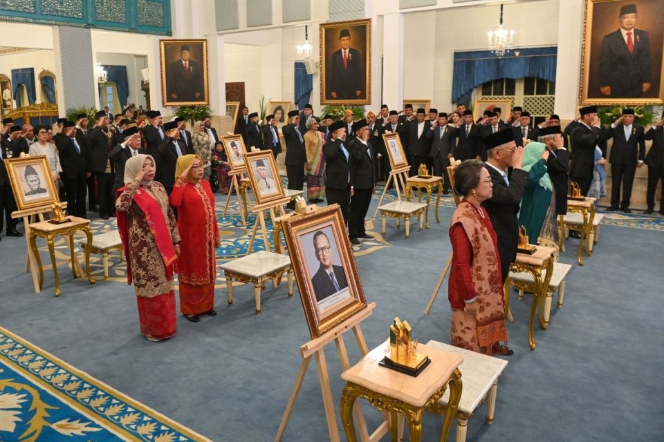 Presiden Prabowo menganugerahkan gelar Pahlawan Nasional kepada 10 tokoh yang dinilai berjasa besar bagi Indonesia, Senin (10/11)