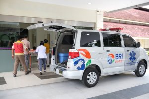 Bantuan ambulans BRI