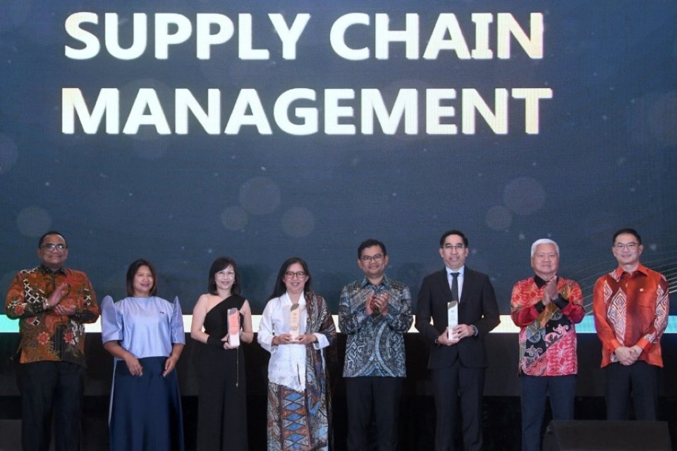 Schneider Electric Indonesia meraih predikat Gold dalam Asia ESG Positive Impact Awards 2025