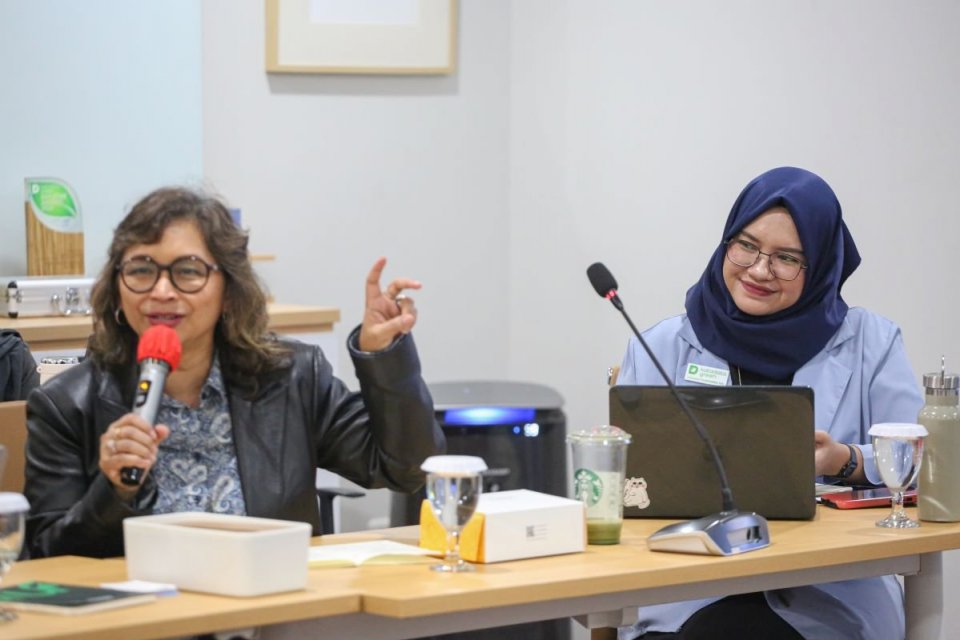 Maria Nindita, konsultan ESG, memberikan paparannya dalam Focus Group Discussion (FGD) Katadata ESG Index yang diikuti sejumlah perusahaan terkemuka di Indonesia. 