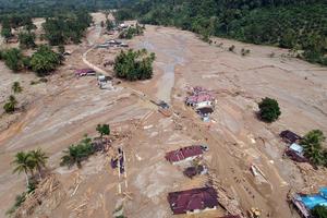 Korban tewas banjir bandang di Tapanuli Selatan mencapai 43 orang