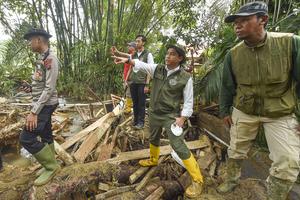 Menhut tinjau banjir bandang Palembayan Agam