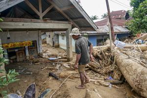 Pascabanjir bandang di Solok