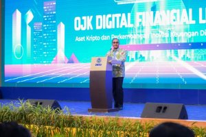 Melalui acara OJK Digital Financial Literacy, OJK memberikan edukasi literasi keuangan digital kepada mahasiswa UMSU Medan agar lebih memahami manfaat