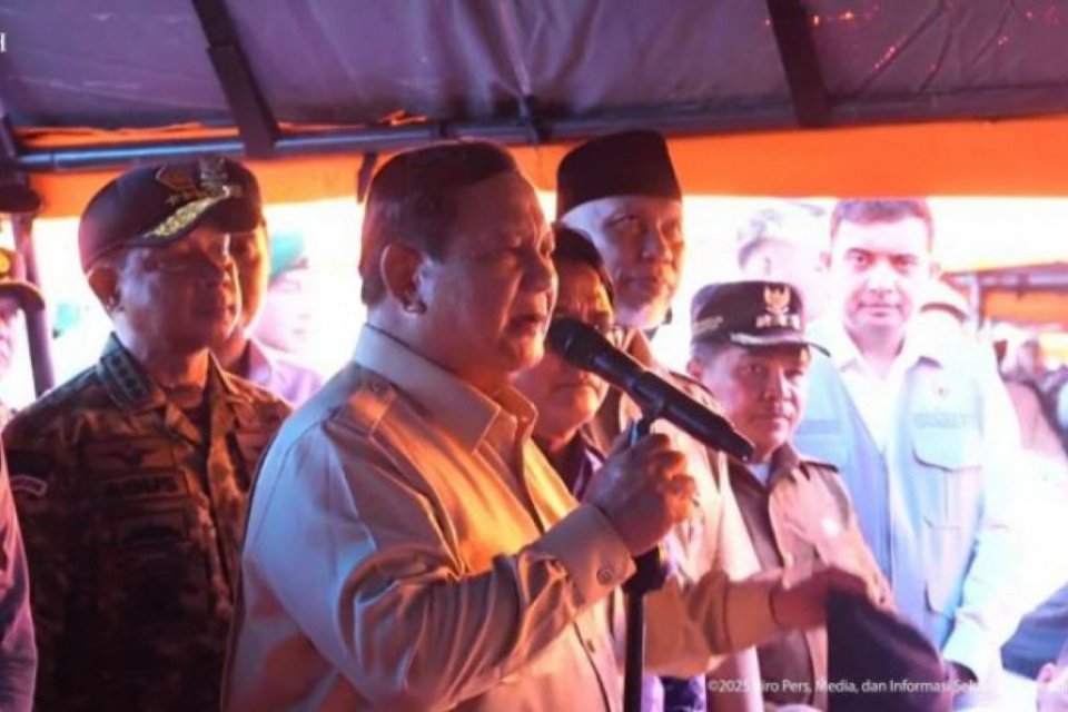 Presiden Prabowo tinjau Padang Pariaman: Rumah diperbaiki, jembatan dibangun, bantuan udara diperkuat