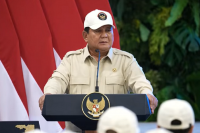 Presiden Prabowo Subianto saat melepas kontingen atlet Indonesia ke Sea Games Thailand di Istana Negara, Jakarta, Jumat (5/12).