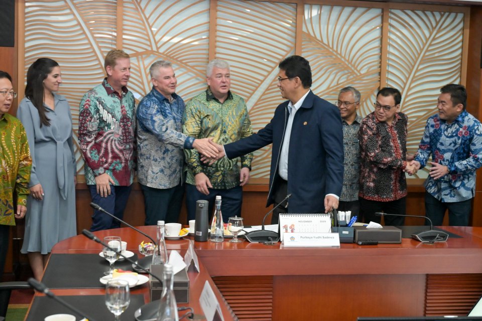 Menteri Keuangan Purbaya Yudhi Sadewa bertemu dengan tim perusahaan fintech Amerika Serikat Robinhood Market Inc, di Kantor Kementerian Keuangan, Jakarta, Selasa (9/12/2025).