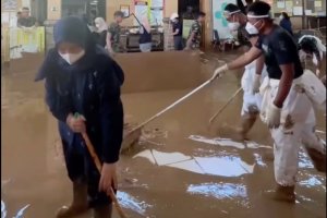 Gotong Royong Warga dan TNI Percepat Pemulihan RSUD Aceh Tamiang