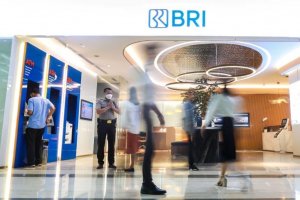 BRIsat memastikan layanan perbankan BRI tetap terhubung hingga pelosok negeri, memungkinkan nasabah di seluruh Indonesia menikmati akses keuangan digi