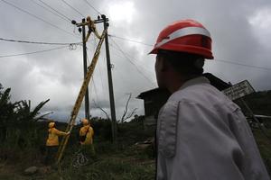 Perbaikan jaringan listrik di Bener Meriah