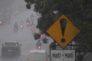 Potensi hujan dampak siklon di jakarta