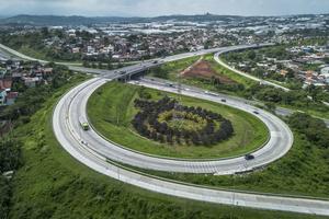 Arus lalu lintas pascakecelakaan bus di Tol Krapyak Semarang