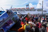 Arus mudik Natal dan Tahun Baru di Pelabuhan Manokwari