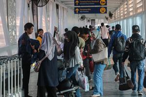 Arus mudik Natal dan tahun baru di Pelabuhan Merak