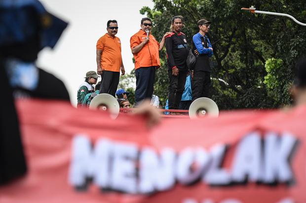 Demo buruh Jakarta tuntut kenaikan UMP Rp5,8 juta
