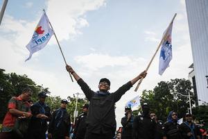 Demo buruh Jakarta tuntut kenaikan UMP Rp5,8 juta