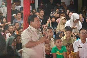 Presiden bersama pengungsi saat tahun baru