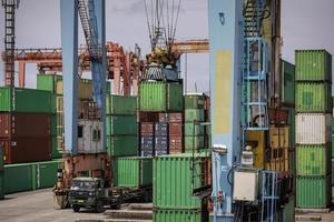 Neraca dagang pada November 2025 surplus